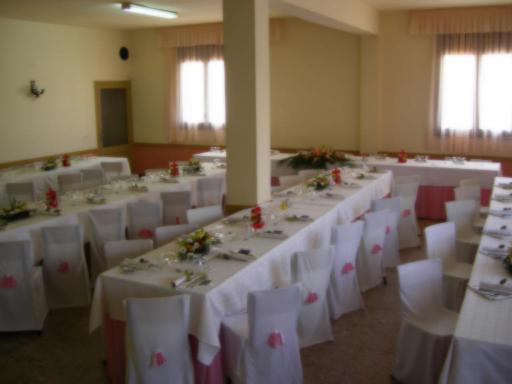 Hostal Roca Fayón Exteriör bild