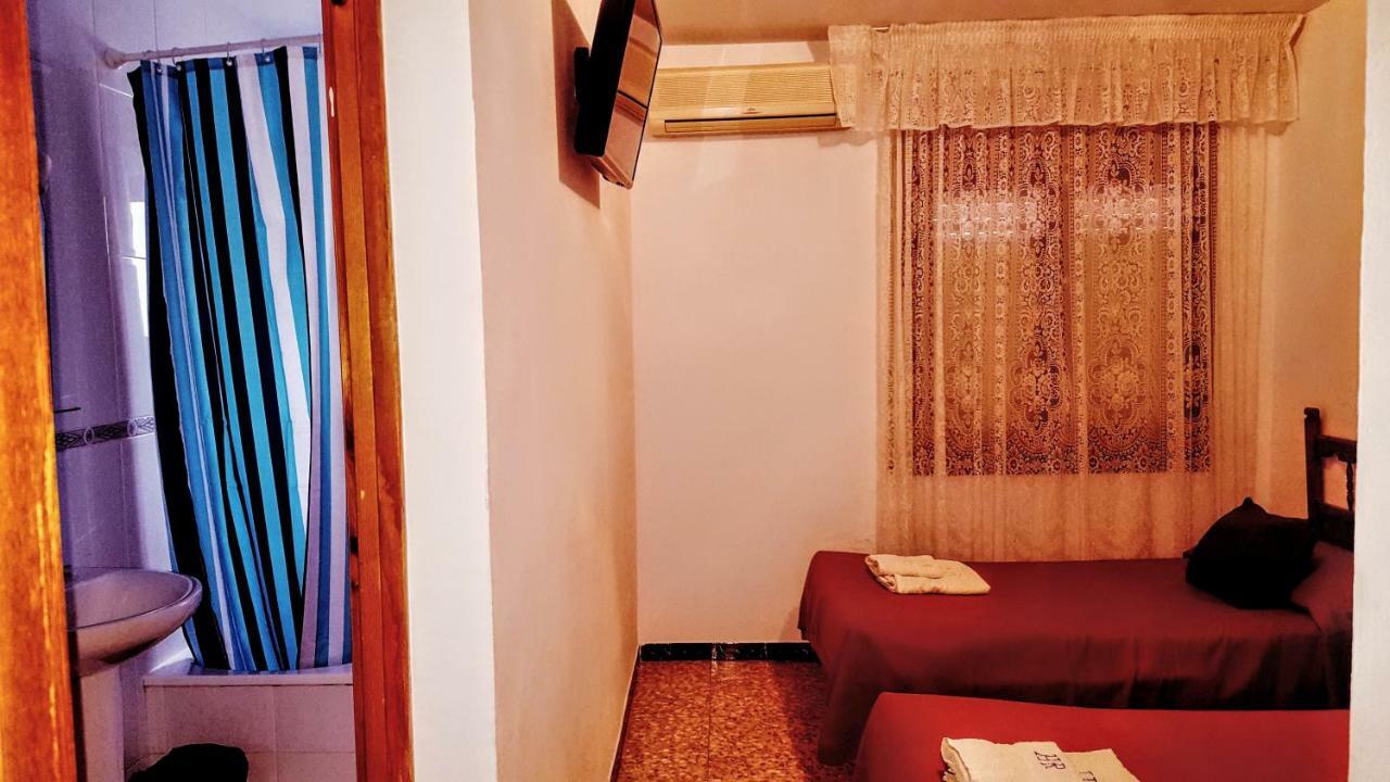 Hostal Roca Fayón Exteriör bild